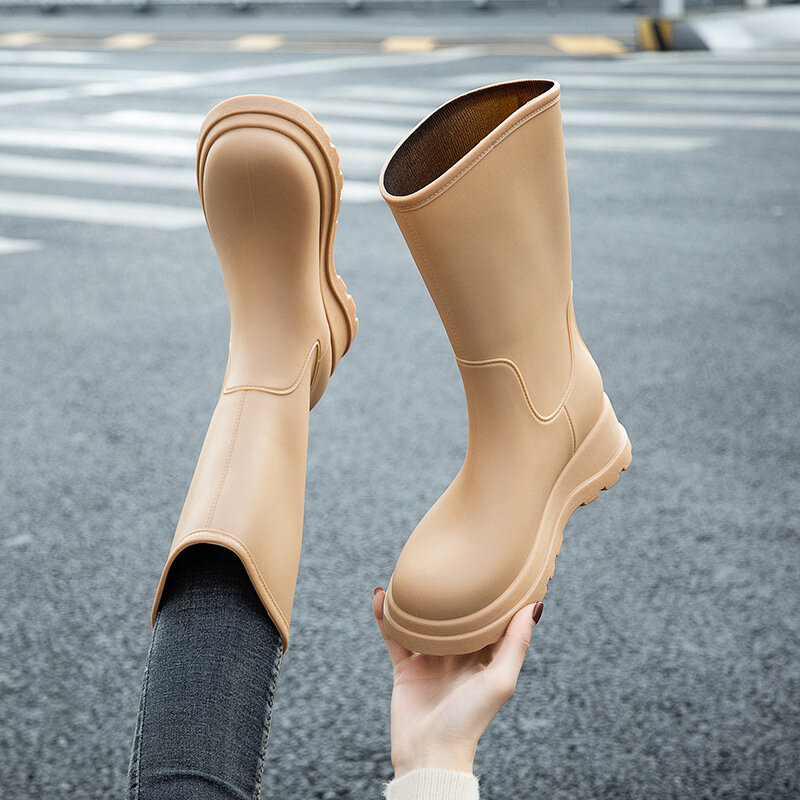 Sepatu bot hujan sedang tinggi wanita, sepatu bot karet katun sederhana musim dingin untuk wanita, sepatu bot hujan sol tebal modis luar ruangan 35-40