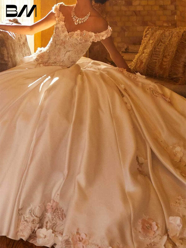 Appliqued Satin Quinceanera gaun pesta bunga 3D manik-manik dari bahu Royal pinggang Glitter korset renda-Up gaun pesta Prom