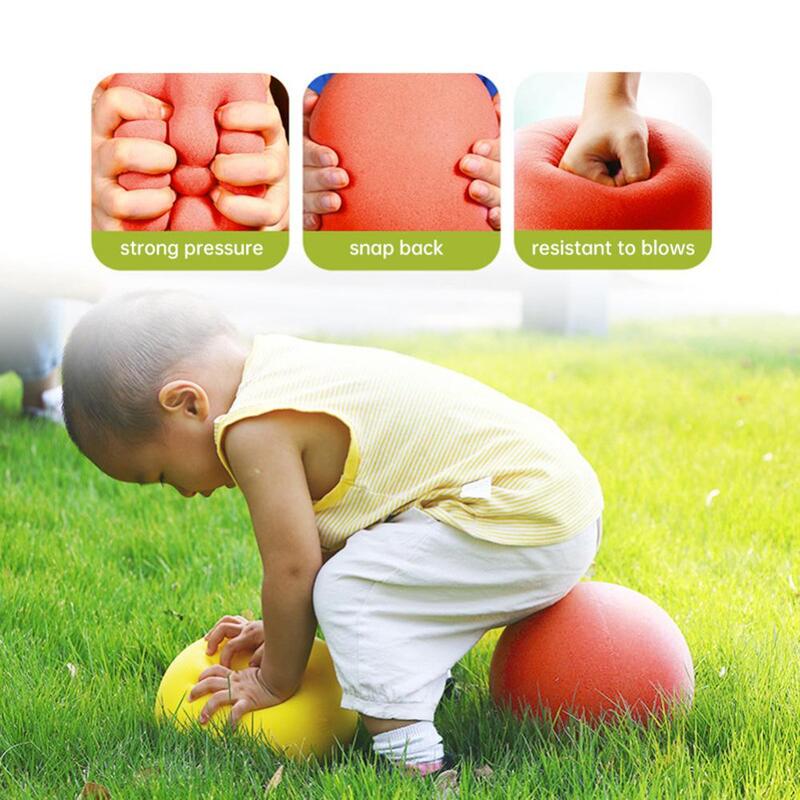 Balle en mousse haute densité non revêtue pour enfants de plus de 3 ans, balle d'entraînement intérieure légère et douce, facile à saisir, 7 po