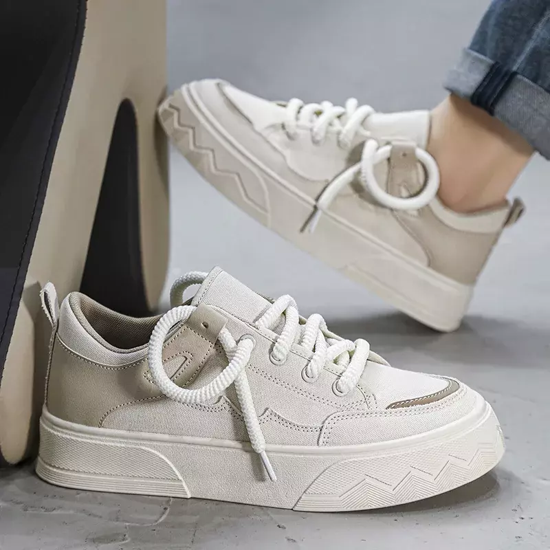 2024 scarpe di tela maschili Patchwork Sneakers da uomo stile coreano comode scarpe con plateau scarpe vulcanizzate stringate traspiranti da uomo