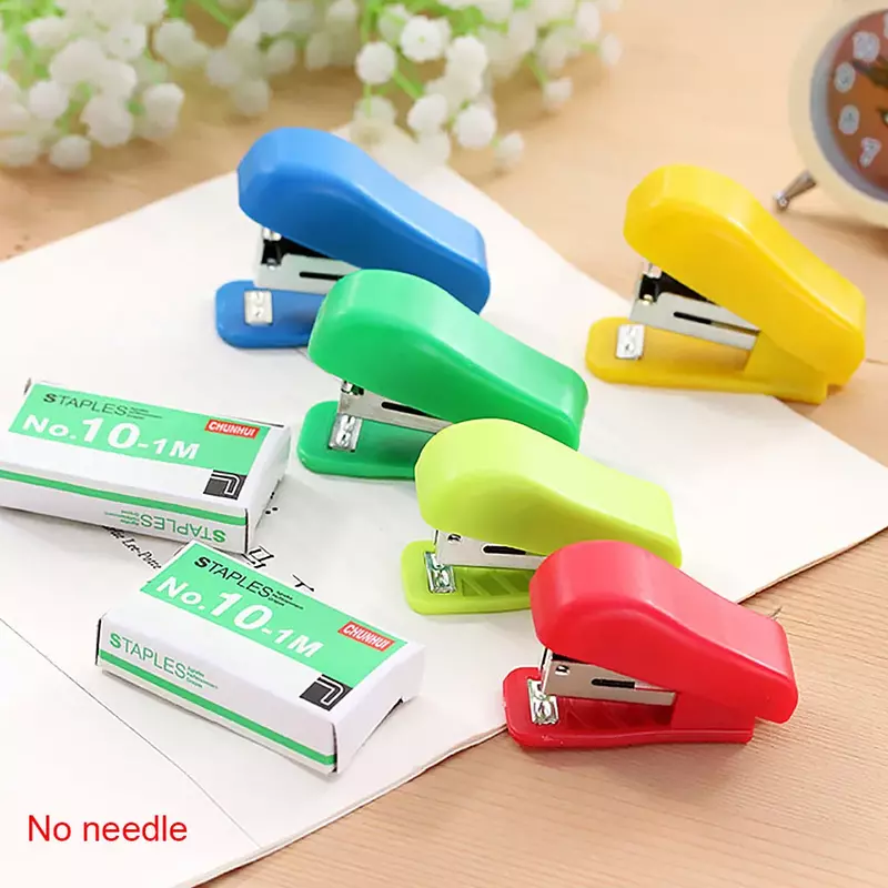 Random Color Stapler Solid Office Stationery Cute Mini Without Stapler Student Use Small Portable Plastic For No. 10 Staples