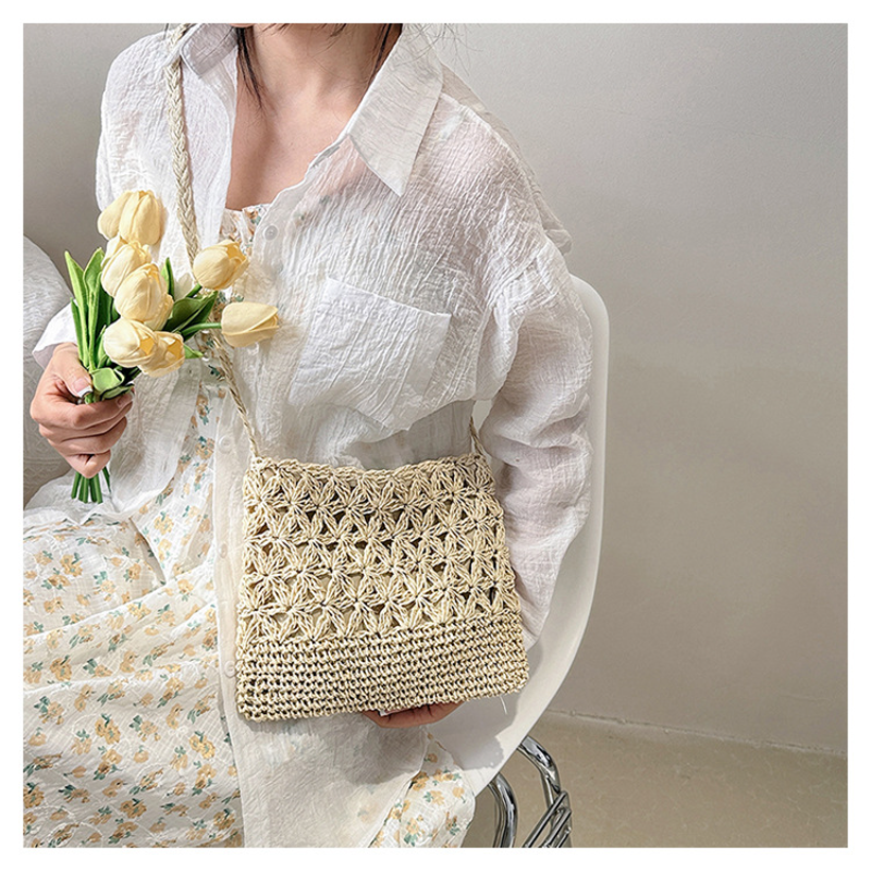 手織りのストローで作られた女性用サマーバッグ,編みこみの籐のビーチバッグ,ボヘミアンスタイル