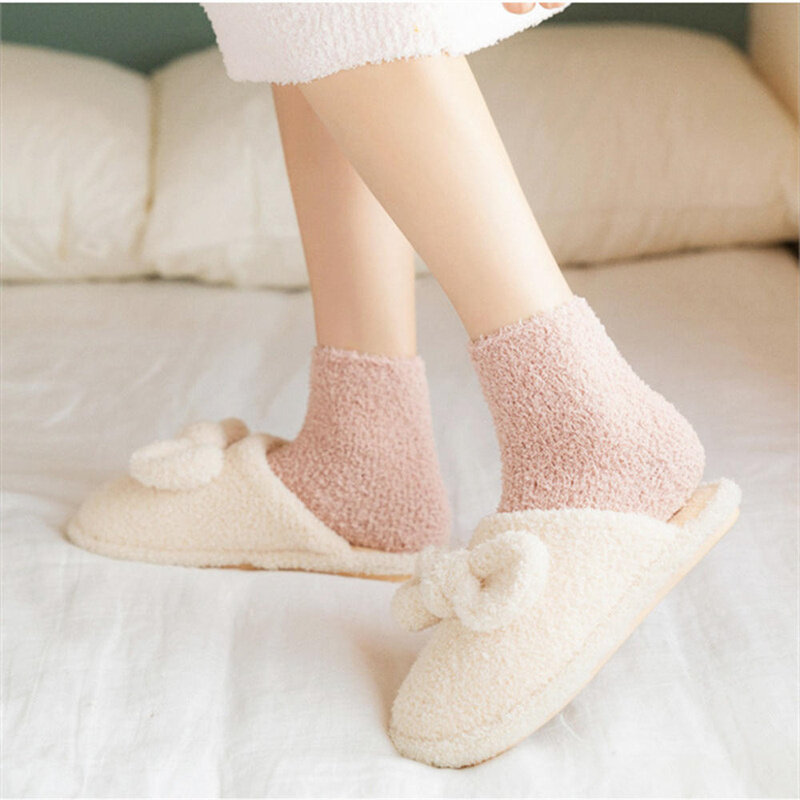 Harajuku Herbst Winter Frauen Socken verdickt Thermal Coral Fleece Boden Socken Fuzzy Soft Candy bunte Socken Kawaii Socken