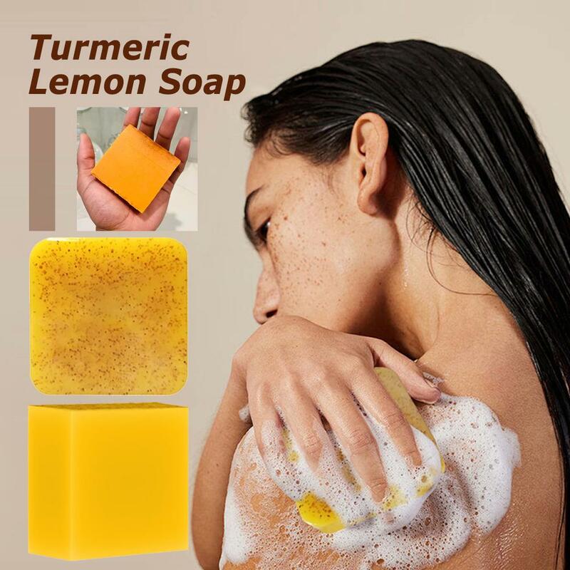 Il sapone al limone alla curcuma pulisce in profondità i pori rimuove lo sporco e l'olio detergente rinfrescante previene le breakout sapone idratante per le mani