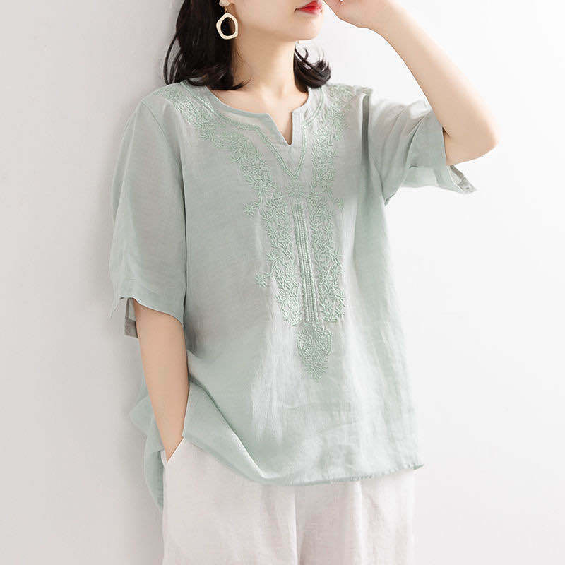 Blusa holgada de algodón y lino para mujer, camiseta informal bordada de manga corta con cuello en V, Top de talla grande