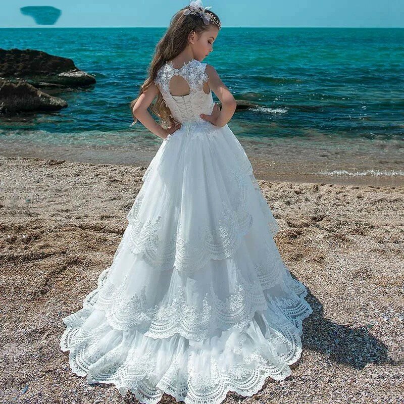結婚式のための花の女の子のドレス、白いチュール、アップリケレース、ノースリーブの真珠、エレガントな子供の最初のお祝いのドレス