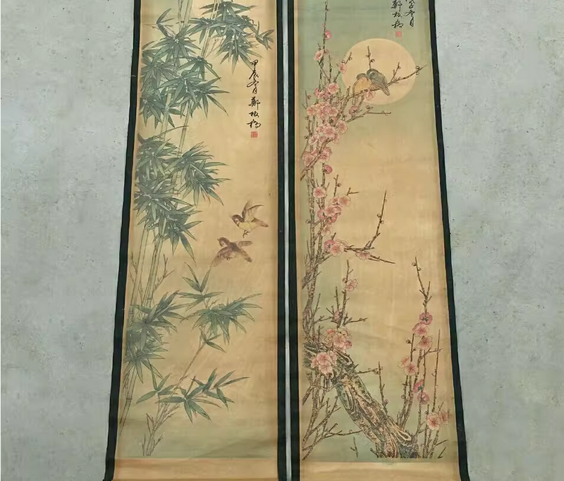 Image d'oiseau de prune orchidée en bambou, chrysanthème, quatre écrans accrochés dans le hall, peintre avec le salon, décoration antique