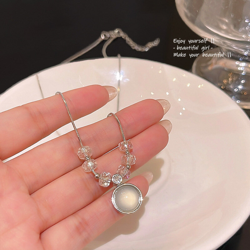 Silver Color Moonlight Stone Pendant Necklace for Women New Fashion Light Luxury Collarbone Chain Collar Chain Wholesale