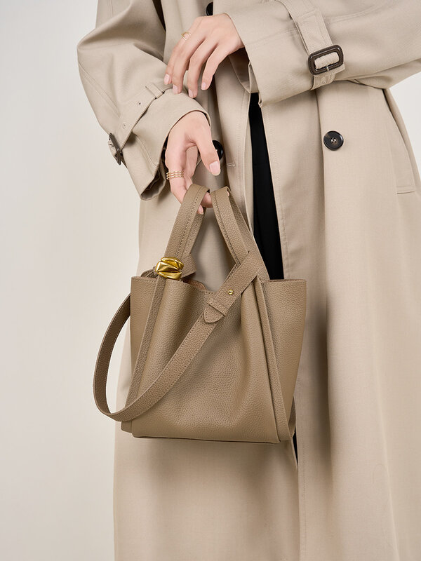 Sacola feminina de couro vegetal, bolsa de balde pequena casual, bolsa de ombro senhora, primeira camada, cor clássica, tendência, 2024