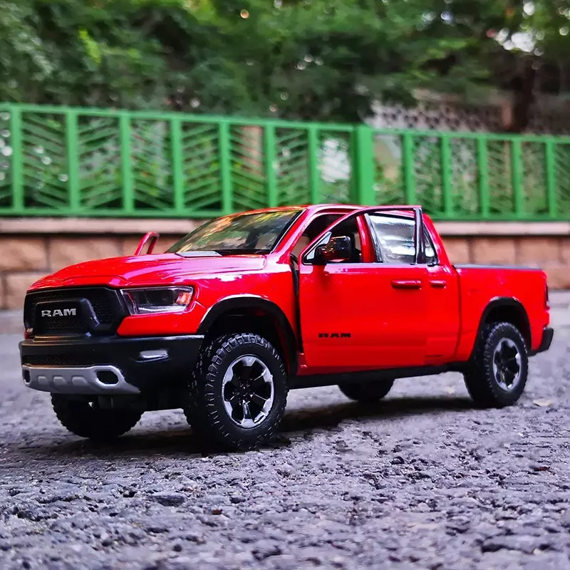 1:24 Dodge RAM 1500 Rebel Pickup Alloy Car Model Diecast Toy Off-road Vehicles Car Model Simulation Collection Children Toy Gift