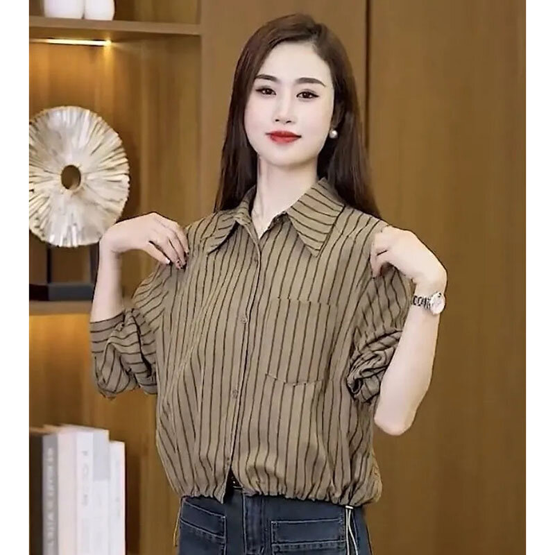 2024 Frühling Frauen Streifen Mode Shirt Top Coat Advanced Sense locker sitzende weibliche neue Temperament Streifen kurze Strickjacke Bluse