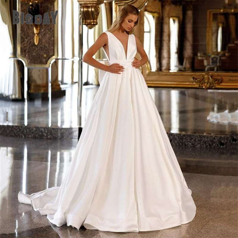 Elegant Wedding Dresses Women V-Neck Pleat Open Back Bow Satin Spaghetti Straps Bridal Ball Gowns Sweep Train Vestidos De Noiva