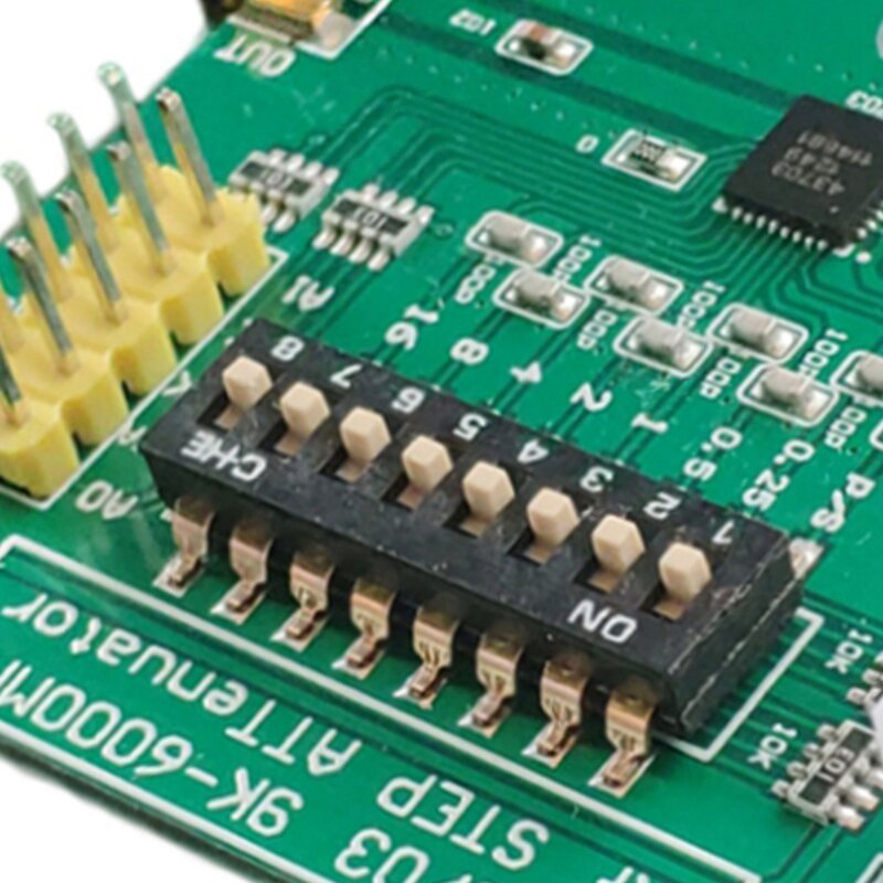 PE43703 modul Step Attenuator Digital yang dapat diprogram 9K-6GHz 0,25 DB hingga 31,75 DB