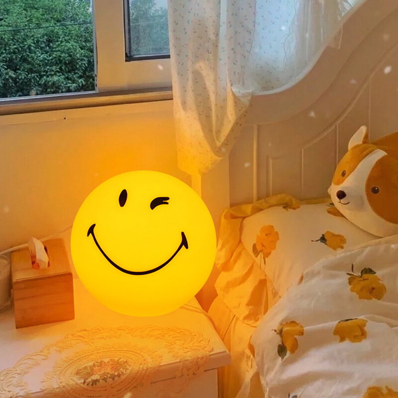 Decorazione della lampada Smiley della stanza dei bambini atmosfera creativa lampada da comodino della camera da letto regalo di guarigione