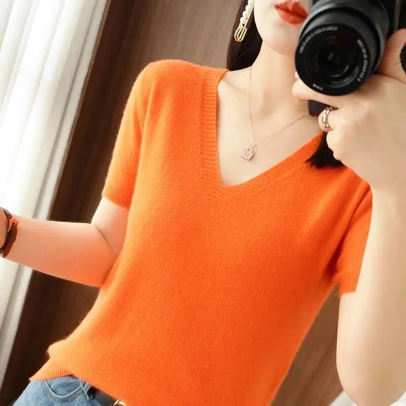 Sommer Frauen Pullover neue V-Ausschnitt Kurzarm T-Shirt Strickwaren koreanische Mode Pullover solide weiche Bottom ing Shirt Pullover