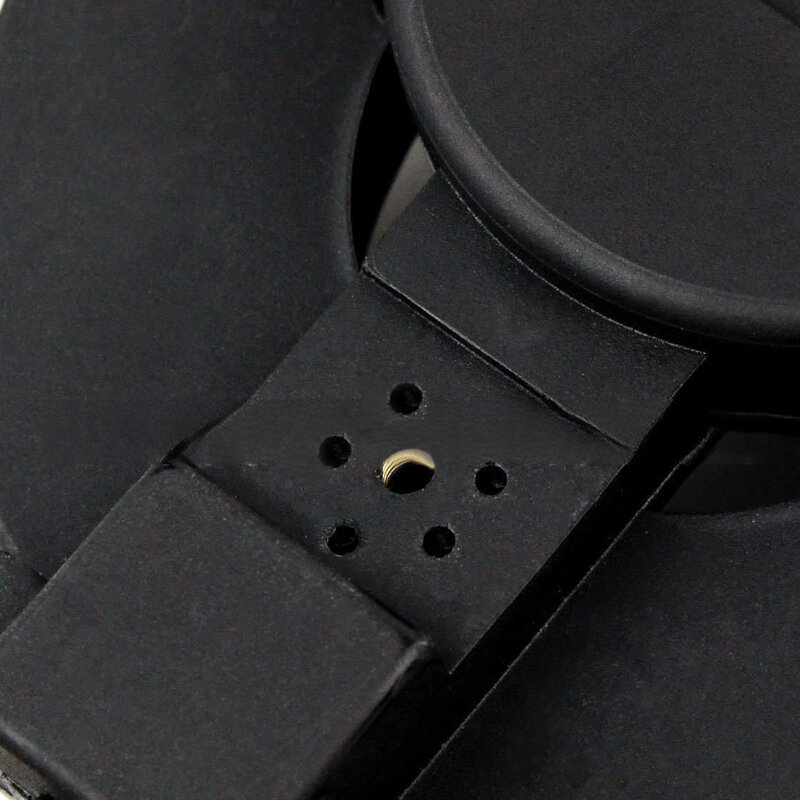 Le cuffie tattiche Walkie-talkie nere e le cuffie su un lato sono facili da usare e non facili da staccare