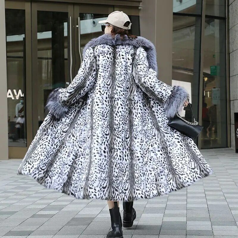 Penjualan terlaris Musim Dingin 2024 kulit kelas atas asli Motif bulu kelinci panjang mantel bulu wanita mode jaket hangat bulu rubah