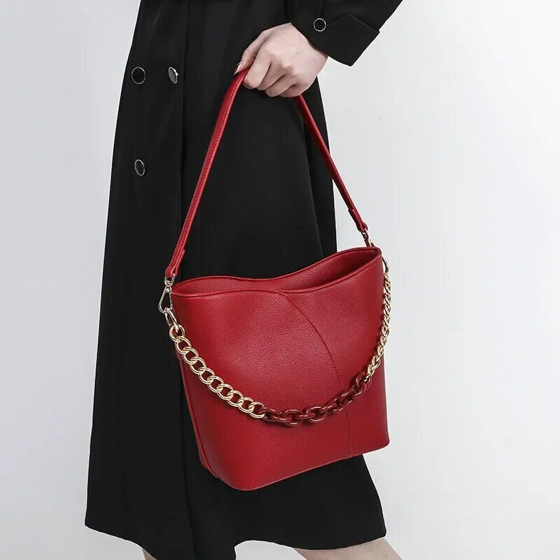 Вместительная сумка-мешок для женщин, новинка весны-лета 2024, Высококачественная модная универсальная сумка через плечо с цепочкой