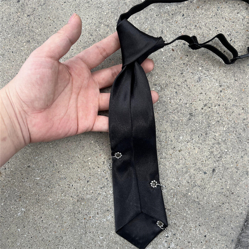 Odzież dziecięca Dziecięcy krawat w stylu preppy z łańcuszkiem 2024, nowy, regulowany krawat do koszuli dla chłopców i dziewcząt