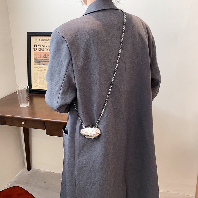 Mini bolso con forma de pintalabios para mujer, bandolera con cadena, bolso de diseñador, a la moda