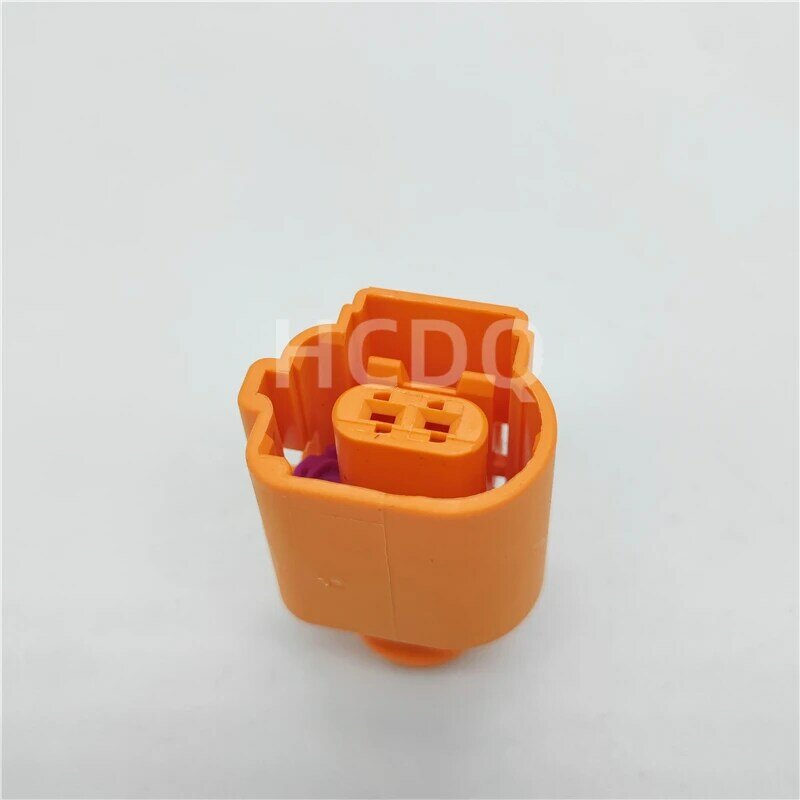 The original 8K0 793 702 automobile connector plug shell and connector are supplied from stock
