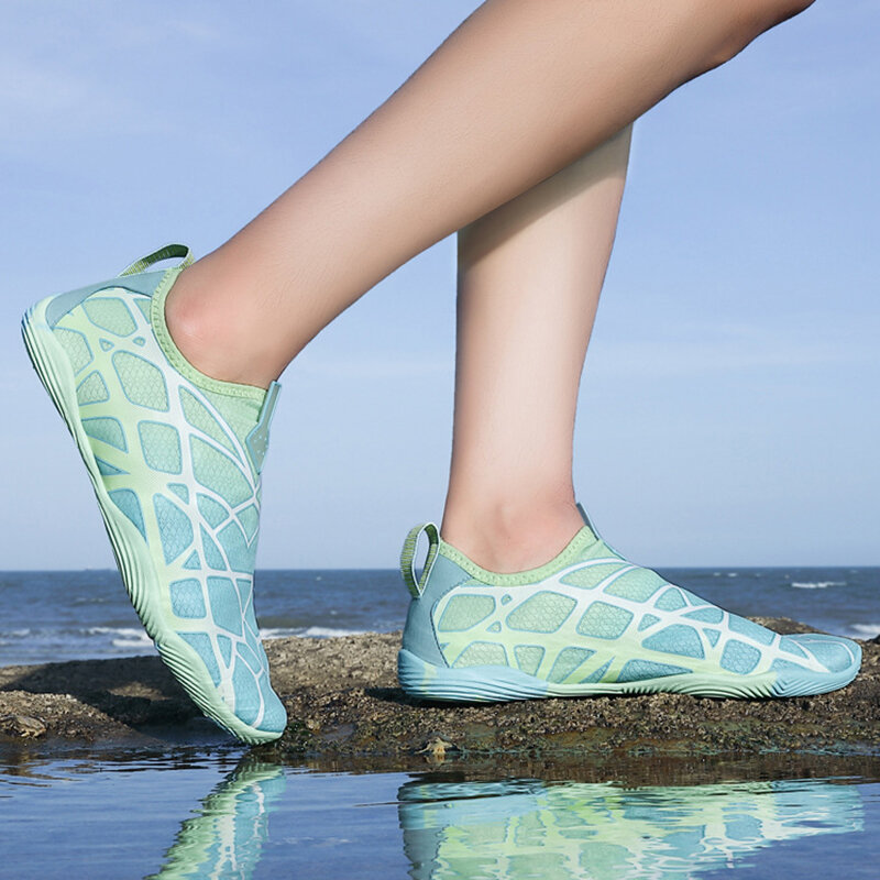 Sapatos de água leves com um pedal, sapatos de praia respiráveis unissex, secagem rápida, antiderrapante, resistente ao desgaste, vadear, tamanho 35-45