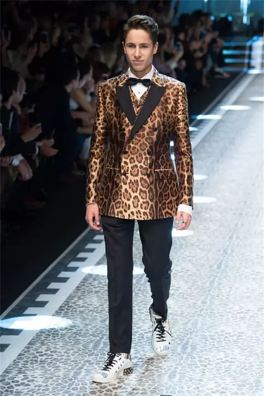 Conjunto de trajes de leopardo para hombre, chaqueta hecha a medida, Blazer de 2 piezas + pantalones negros, abrigo de esmoquin de lujo para fiesta de graduación, novio y boda