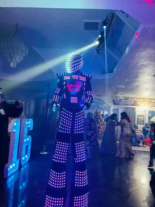 زي روبوت مع ضوء LED ، مشاية ركائز ، ملابس
