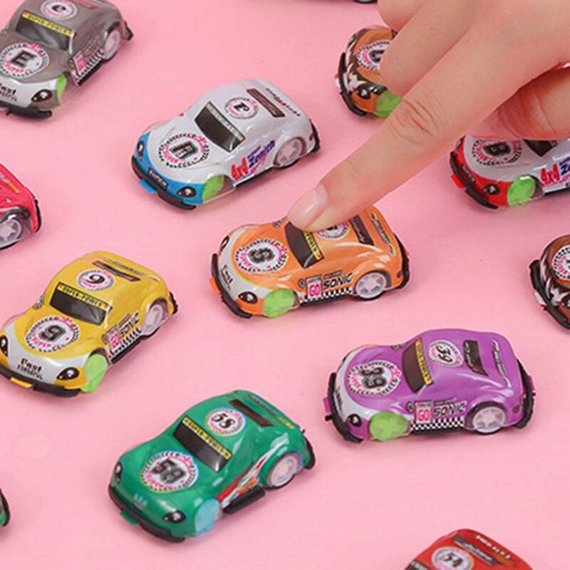 Mini pull back carro ornamentos, modelo do veículo dos desenhos animados, adorável plástico, estatuetas decorativas, simulação carros em miniatura