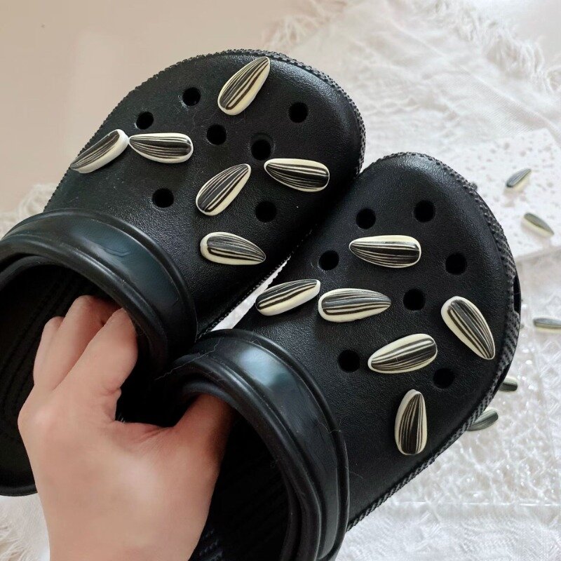 Accessori per scarpe Creative per sandali con foro simulazione 3D fai da te semi di melone decorazione per scarpe Popcorn pantofole da spiaggia divertente fibbia per scarpe
