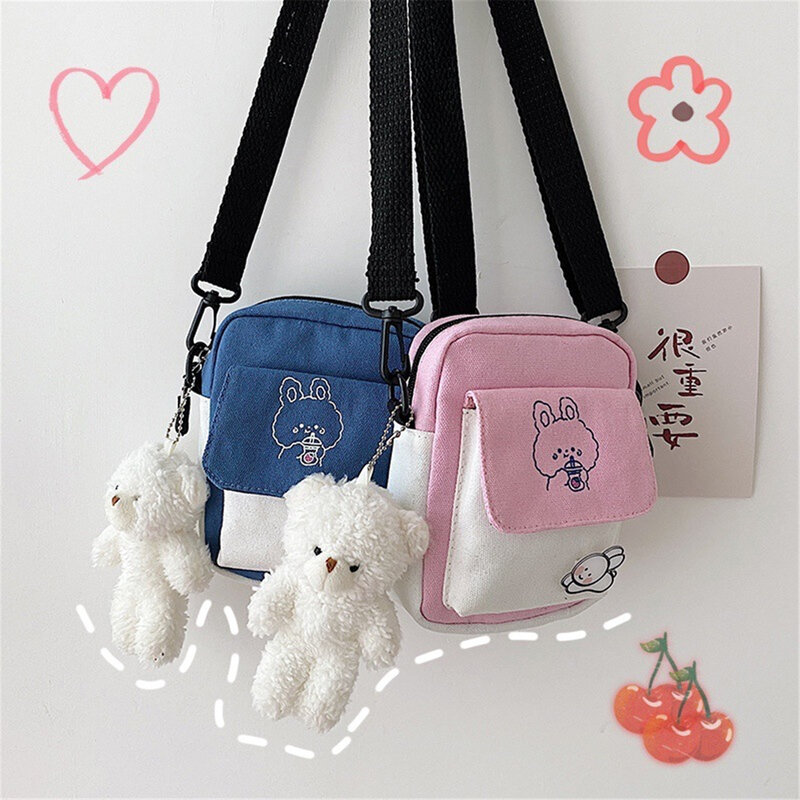Canvas Schoudertas Voor Vrouwen Koreaanse Mode Messenger Bag Studenten Crossbody Tas Kleine Handtassen Met Hanger En Badge 2024