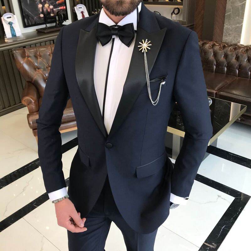 Handsome Men Suits Tuxedo Peaked Lapel One Button Pockets Customized 2 Pieces Blazer Black Pants Tailored Groom Classic Formal