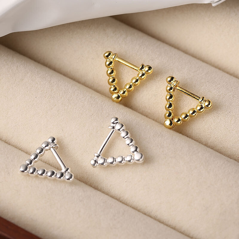 Fashion New Triangle Hoop Earrings Vintage Unique Earrings for Women Metal Statement Huggies Earring 2023 Trend Jewelry