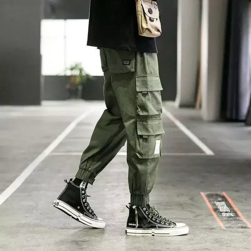 Pantaloni maschili pantaloni Cargo da uomo neri impilati multitasche autunnali Harajuku abbigliamento sciolto pantaloni estetici di lusso