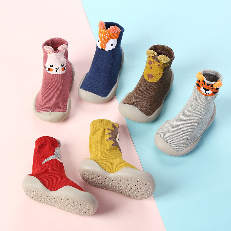 Modelli primaverili e autunnali di scarpe da passeggio per bambini calzini da pavimento scarpe da pavimento morbide antiscivolo per neonati per ragazzi e ragazze al coperto