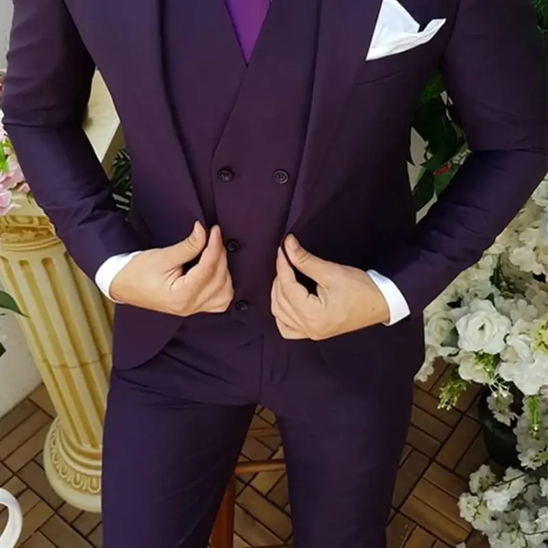 Purple Peak Lapel setelan pria, kostum Homme Slim Fit pernikahan Prom pengantin pria tuksedo Terno Masculino 3 buah jaket Blazer + celana + rompi