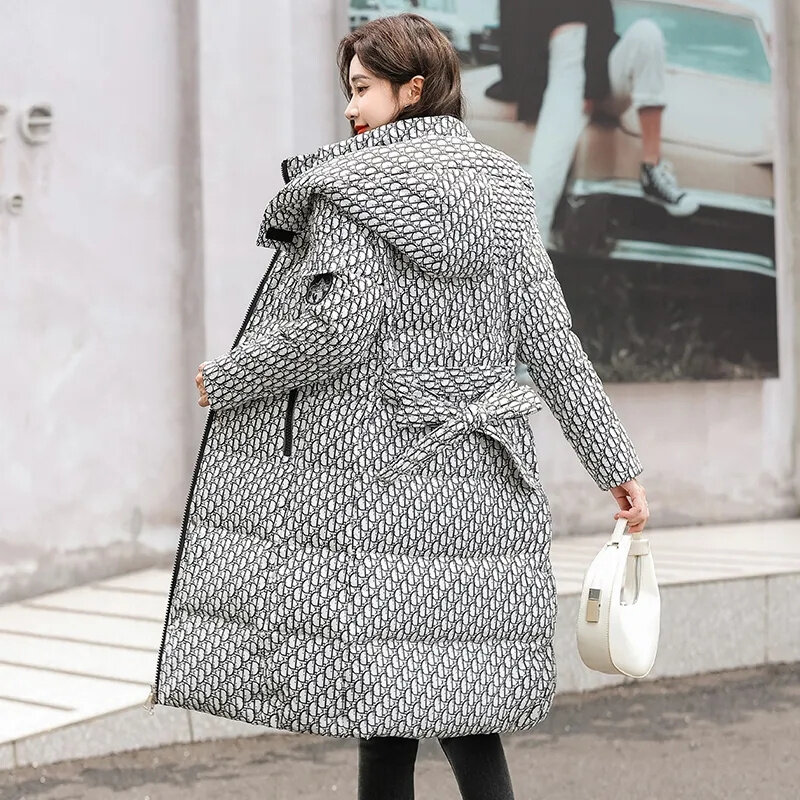 Puchowa kurtka bawełniana dla kobiet w 2023 nowej zimowej bawełnianej kurtce damskiej do kolan