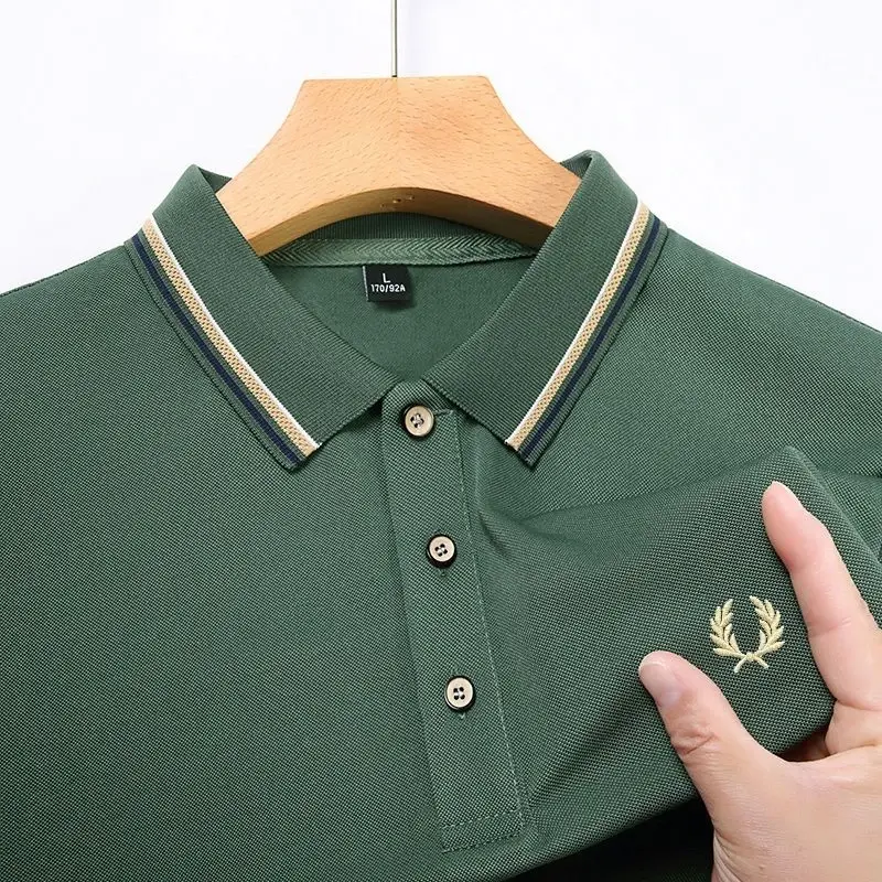 Letnia nowa, wysokiej jakości koszulka polo z krótkim rękawem dla mężczyzn Luksusowa moda biznesowa Wygodna, oddychająca fajna koszulka Top