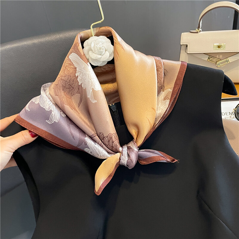 Foulard carré de luxe 100% soie pour femmes, petit cou, imprimé, bandana, sac à main, poignet, écharpe, été, 2023