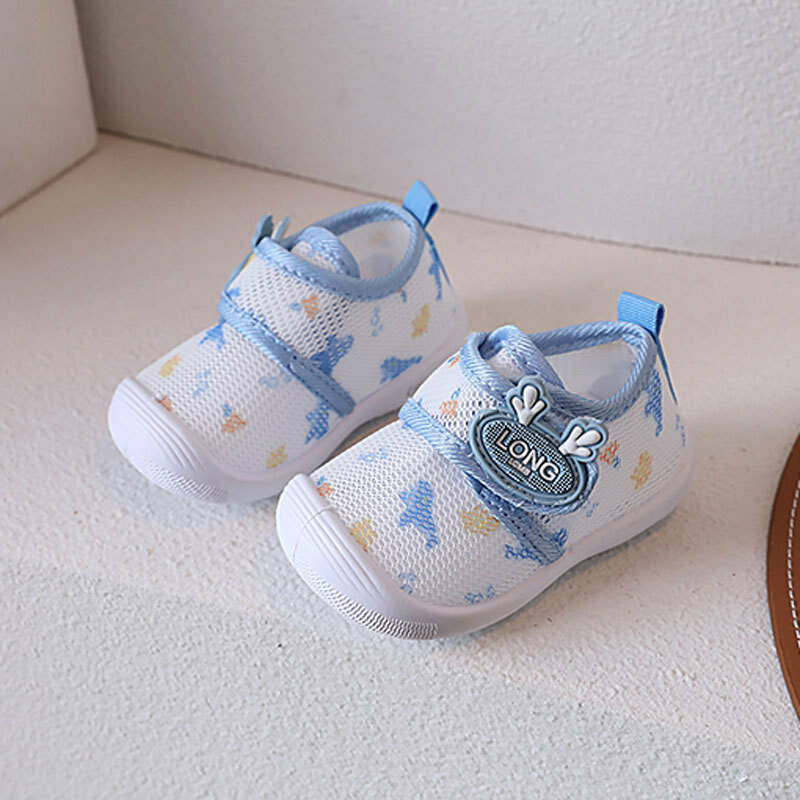 حذاء صغير ذو نعل ناعم وصرير ، أحذية رياضية للمشي الأول للطفل والطفلة ، مدربون للأطفال من عمر 0-3 سنوات