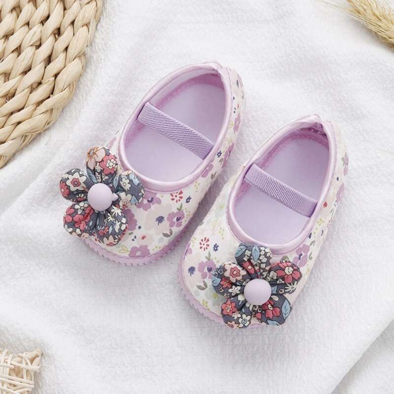 Sepatu katun bayi perempuan 0-18 bulan, sepatu jalan bunga Retro, sepatu belajar jalan musim semi musim gugur sol lembut bayi baru lahir Balita