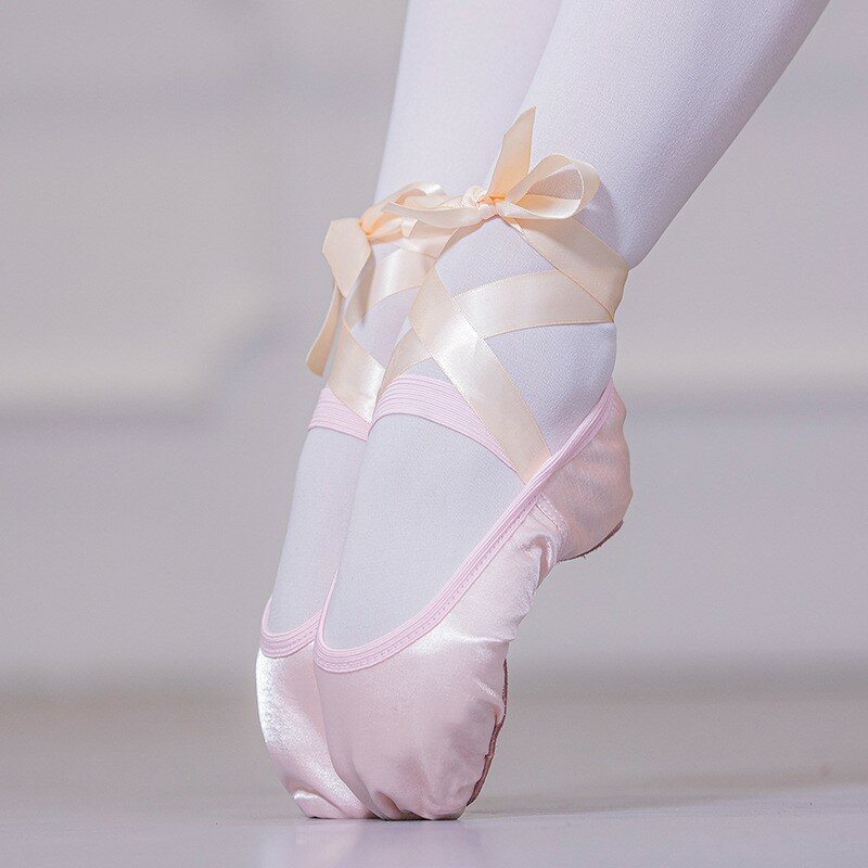 Zapatillas de Ballet con cinta para niñas, zapatos de entrenamiento de Yoga para interiores, calzado de cuerpo atado, suelas suaves de satén para adultos, zapatos de baile con dos suelas