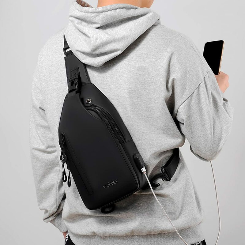 Mochila cruzada de hombro impermeable para hombre con puerto de carga USB y auriculares, bolsa ligera para exteriores