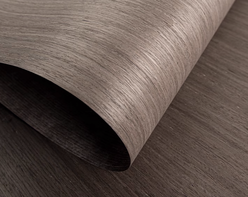 Láminas de chapa de madera de grano recto de nogal negro oscuro, Base no tejida, longitud: 2,5 metros, ancho: 58cm, tecnología T: 0,25mm