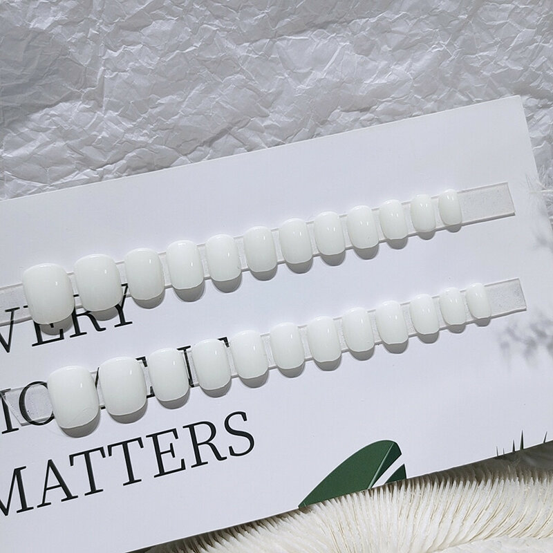 Elegant White Press-on Nails Sweet & Charming Reusable False Nails for Women and Girl Nail Salon