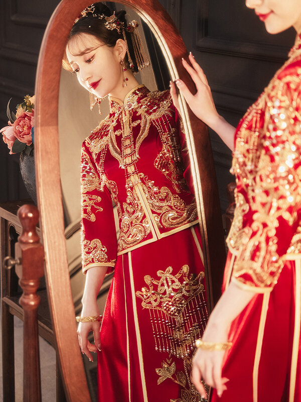 العروس اليوسفي طوق شيونغسام النمط الصيني الشرقية الأحمر فينيكس التطريز زي خمر فستان الزفاف