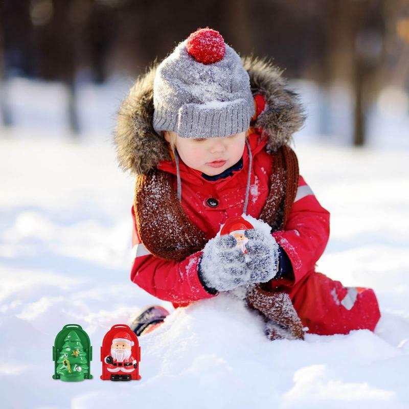 어린이들을 위한 겨울 눈 놀이 게임을 위한 귀여운 눈 물린 크리스마스 트리 산타 클로스 동물 모양 눈덩이 메이커 인형.