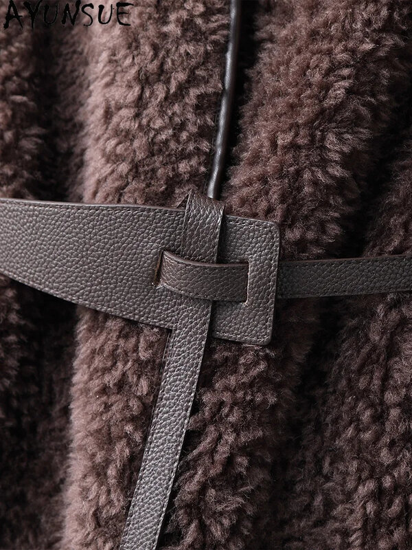 Женская шерстяная куртка 100% AYUNSUE, Осень-зима 2024, куртки средней длины с овчиной, повседневное меховое пальто, женские пальто на шнуровке
