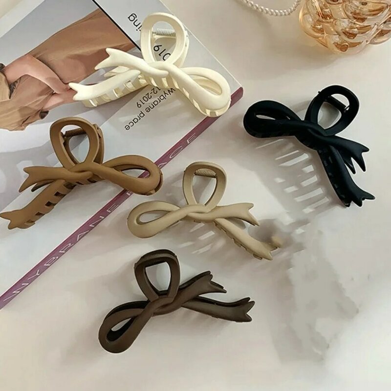 Matte Abstract Bow Hair Clips Acrylic Twisted Shark Clips for Women Girl Hair Accessories Headwear