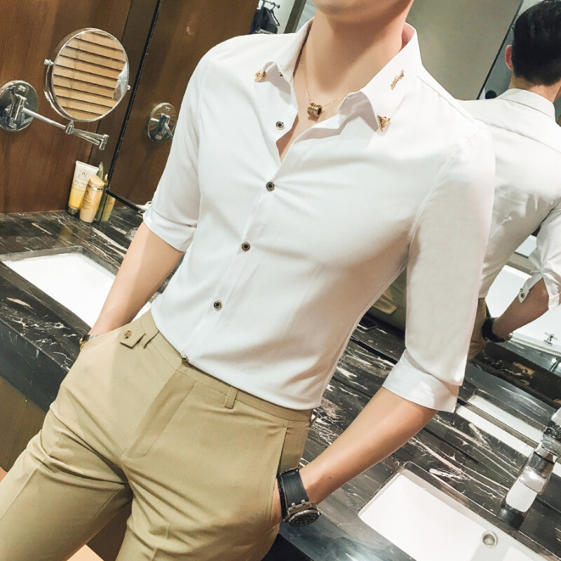 2023 nowa wiosenno-letnia koreańska wersja jednokolorowej mody młodzieżowej szczupła moda mężczyzn koszula z rękawami męska odzież robocza